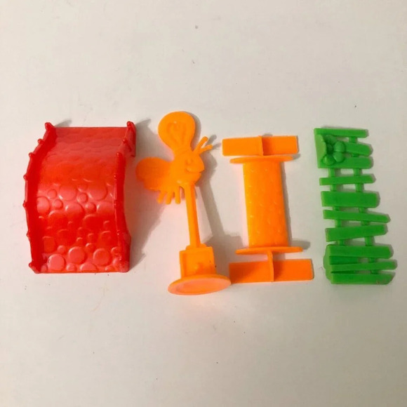 Vintage 1969 Mattel Upsy Downsy Downy Dilly Playset with Board and Book - Picture 10 of 16